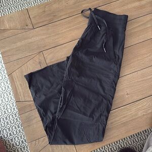 Lululemon joggers in new condition
